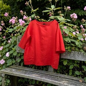 Eileen Fisher Irish Linen Boxy Blouse.
Red. Size: Small ( oversized fit )